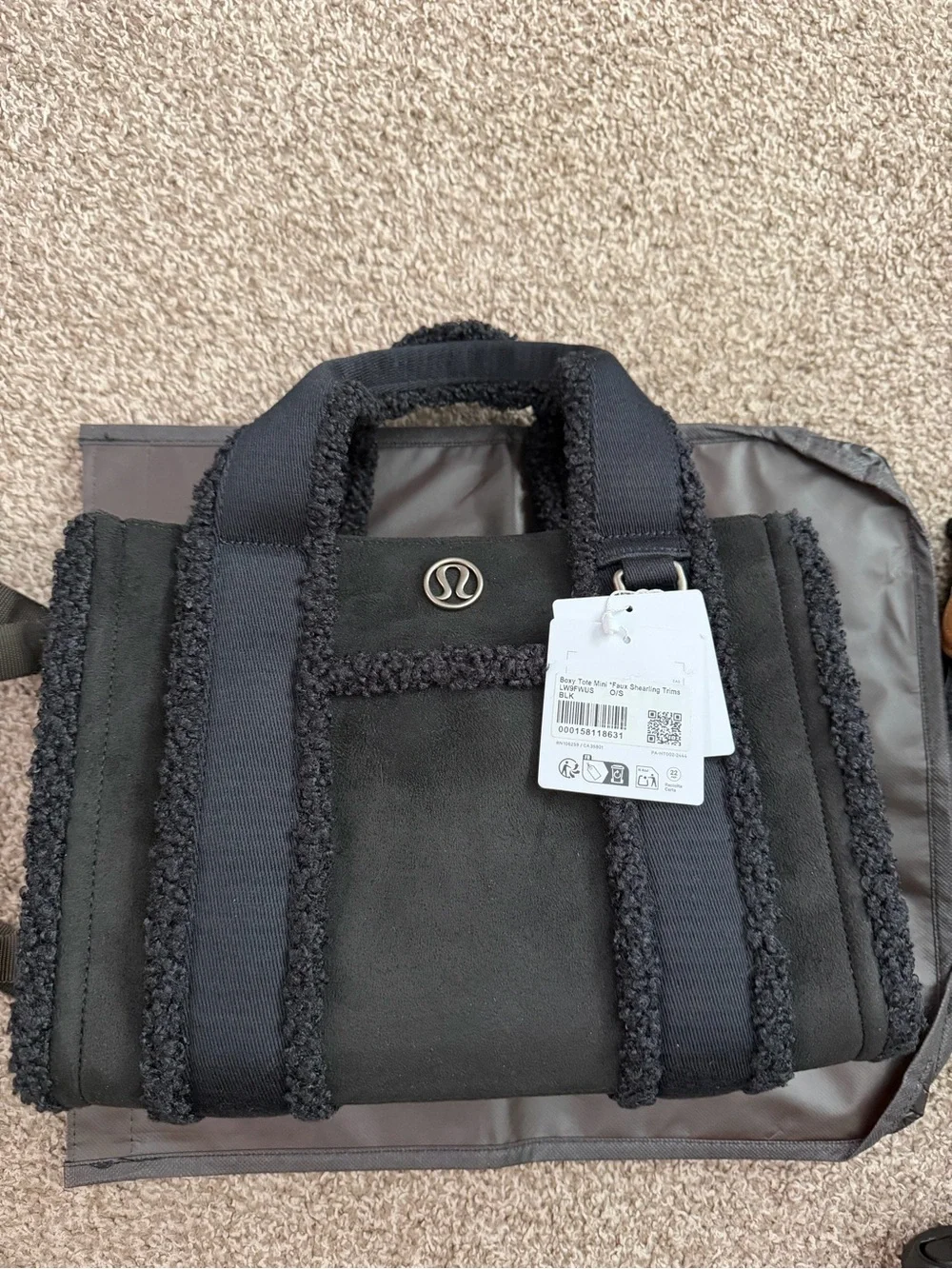 lululemon athletica Black Sherpa-Trim Men’s Tote